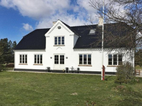 Five-Bedroom Holiday home in Oksbøl 3